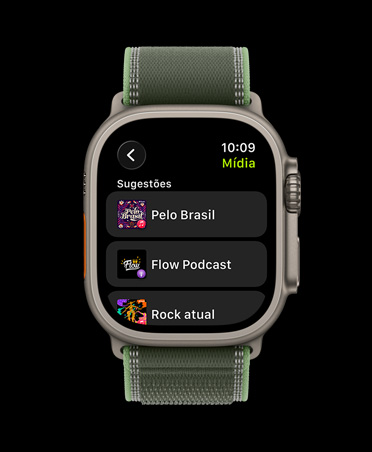 Apple Watch Ultra 3, caixa natural de titânio, Apple Music, sugestões de músicas e podcasts, pulseira loop Trail verde-néon