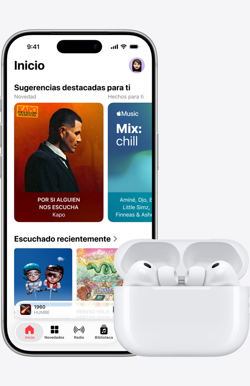 Un iPhone 16 reproduce música junto a unos AirPods
