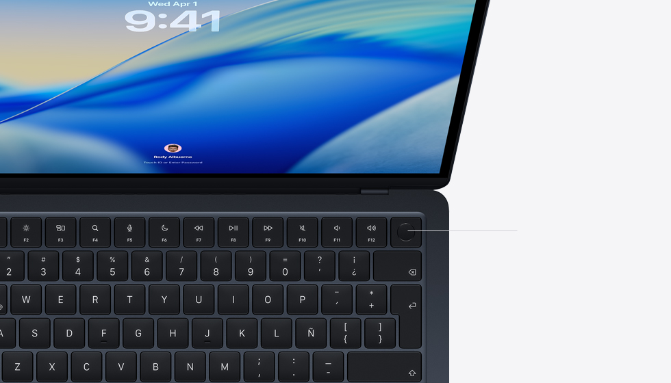 MacBook Air abierto que muestra la ubicación del botón Touch ID