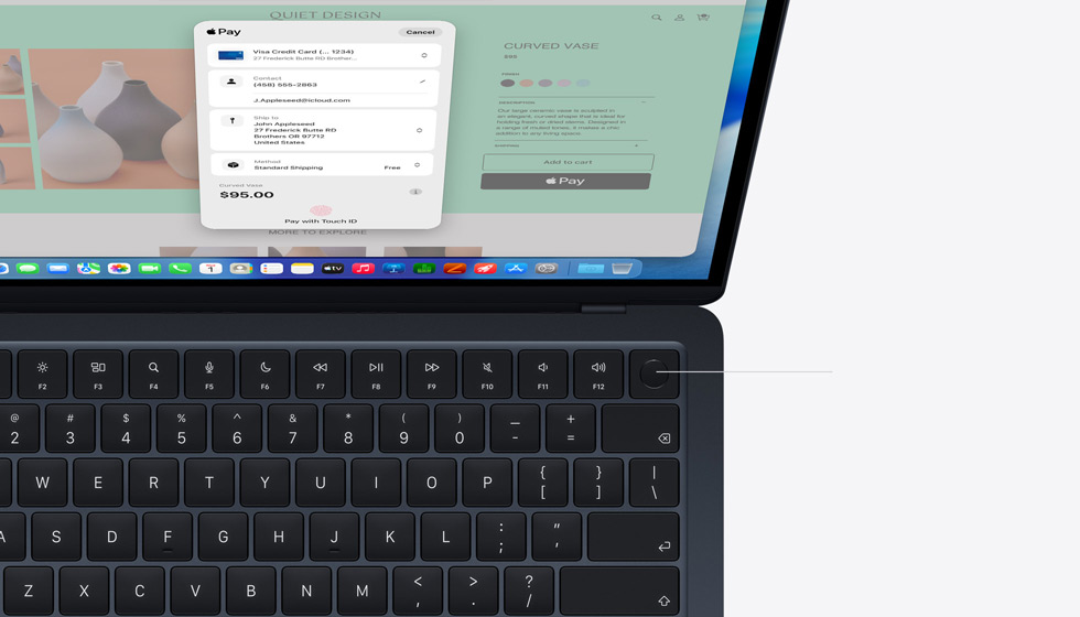 Geopende MacBook Air waarop wordt aangegeven waar de Touch ID-knop zit