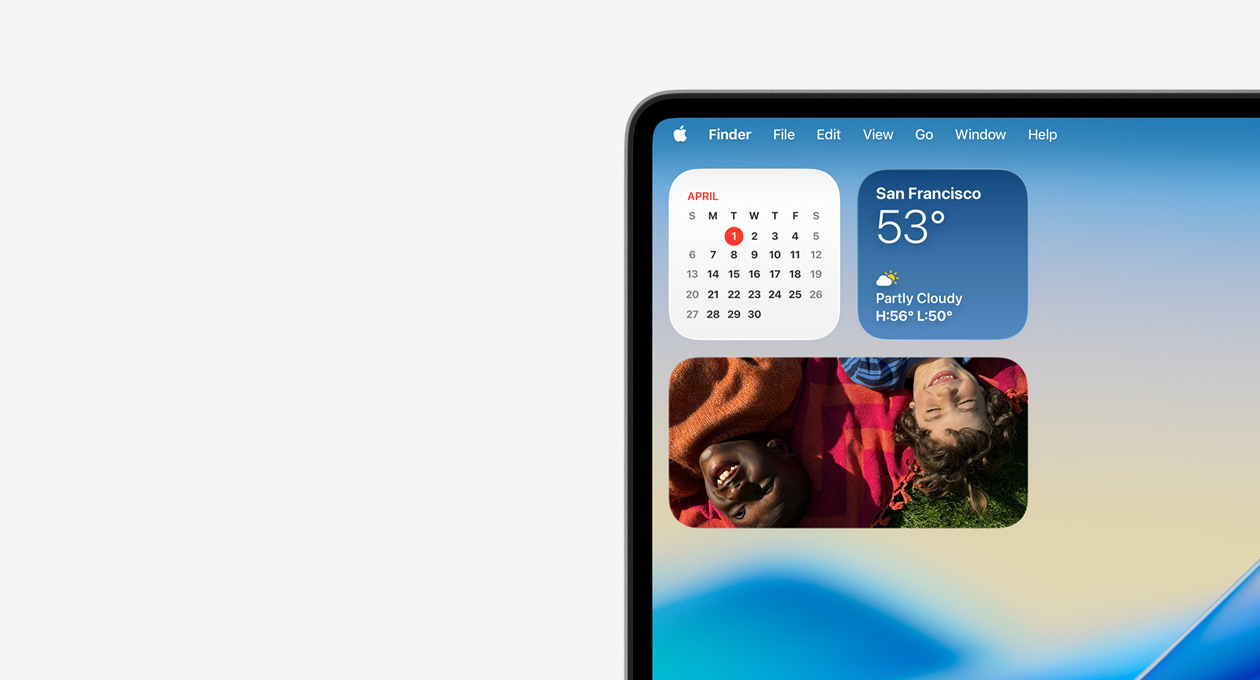 Parte superior esquerda do ecrã do dispositivo Mac a mostrar a barra de menus transparente e as versões Liquid Glass dos widgets das apps Meteorologia, Calendário e Fotografias na Central de notificações