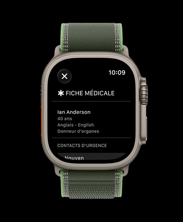 Apple Watch Ultra 3, finition naturelle, boîtier en titane, écran Fiche médicale, Boucle Trail, coloris vert/vert fluo
