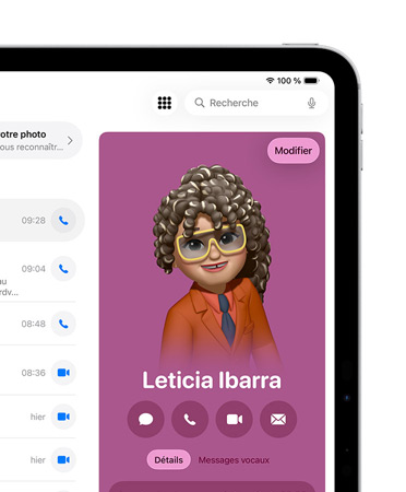 Un iPad, le côté droit de l’écran montrant une carte de contact dans l’app Téléphone ouverte avec des options pour envoyer un message, passer un appel, etc.