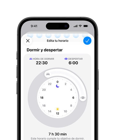 iPhone, app Salud abierta en la sección de rutina de sueño, horario para irse a dormir programado a las 22:30, horario para despertarse programado a las 6:00, en el centro de la pantalla se muestra un dial circular con el objetivo de sueño de 7 h 30 min cumplido