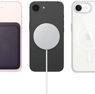 iPhone 17e, exterior spate, culoare Roz pal, cu portofelul din țesătură FineWoven cu MagSafe atașat, iPhone 17e, exterior spate, culoare Negru, cu încărcătorul MagSafe atașat, iPhone 17e, exterior spate, culoare Alb, carcasă transparentă cu MagSafe atașat