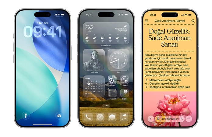 Yan yana duran iPhone’lar, yarı saydam Liquid Glass saat rakamlarıyla Kilit Ekranı ve şeffaf Liquid Glass uygulama simgeleriyle Ana Ekran gibi iOS genelindeki yeni tasarım öğeleri görülüyor
