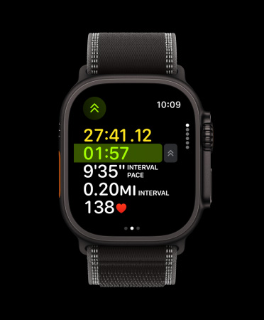 Apple Watch Ultra 3 com caixa em titânio preto, treino de corrida, série seguinte